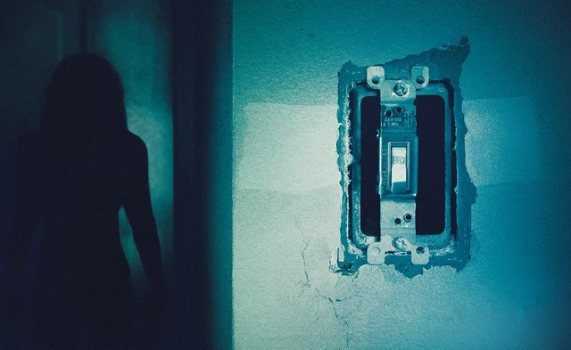 1. Не вимикай світло (Lights Out, 2016)